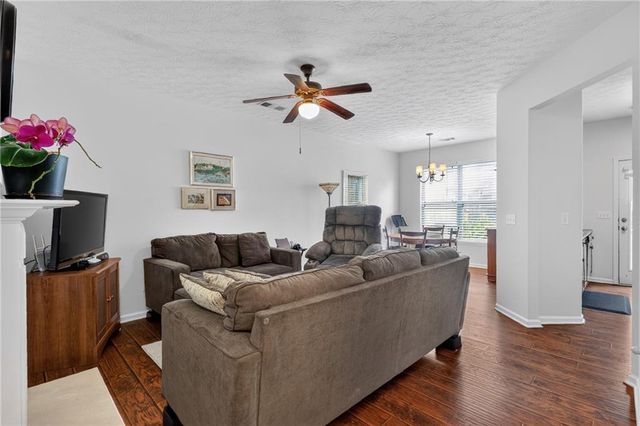 6647 Splashwater Drive, Flowery Branch, GA 30542