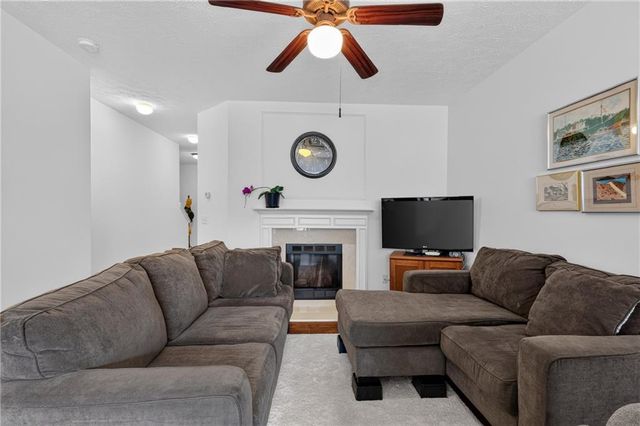 6647 Splashwater Drive, Flowery Branch, GA 30542
