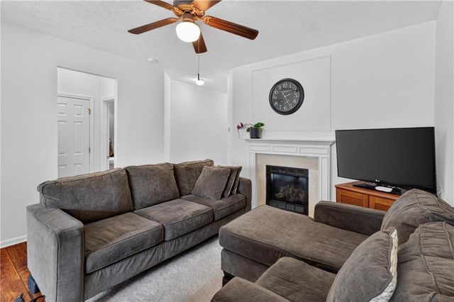 6647 Splashwater Drive, Flowery Branch, GA 30542