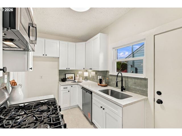 6320 Se 52ND Ave, Portland, OR 97206