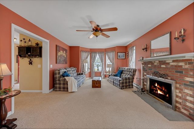 31 Glen Echo Shore Rd, Charlton, MA 01507