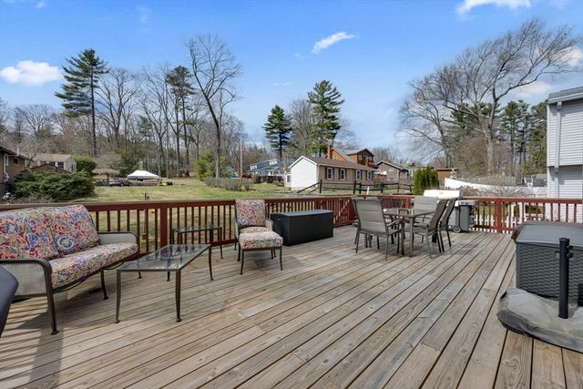 31 Glen Echo Shore Rd, Charlton, MA 01507