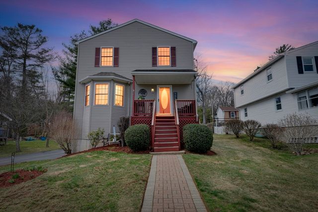 31 Glen Echo Shore Rd, Charlton, MA 01507