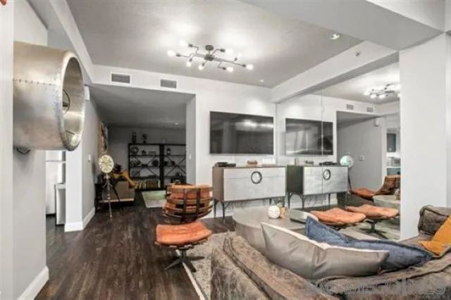 1150 J St 418, San Diego, CA 92101