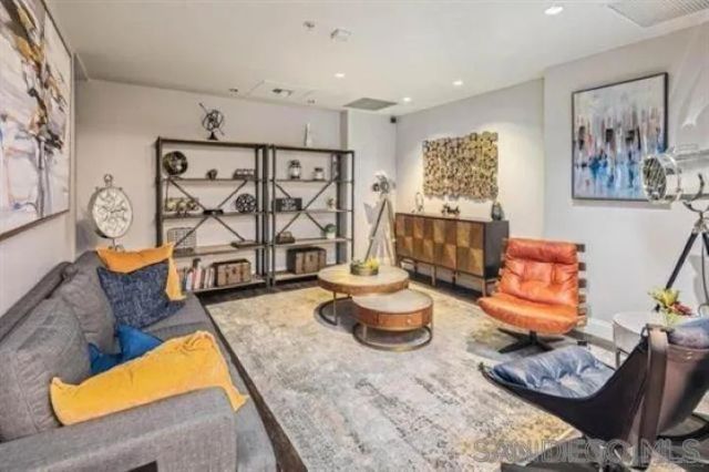 1150 J St 418, San Diego, CA 92101