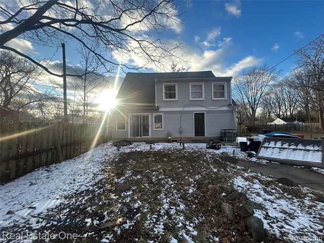 21130 Seminole Street, Southfield, MI 48033