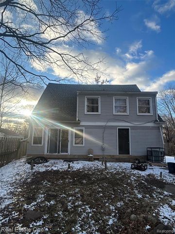 21130 Seminole Street, Southfield, MI 48033