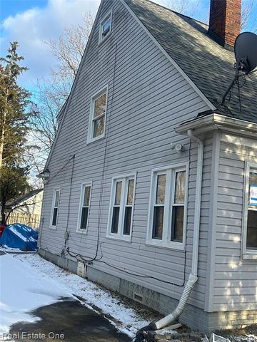 21130 Seminole Street, Southfield, MI 48033
