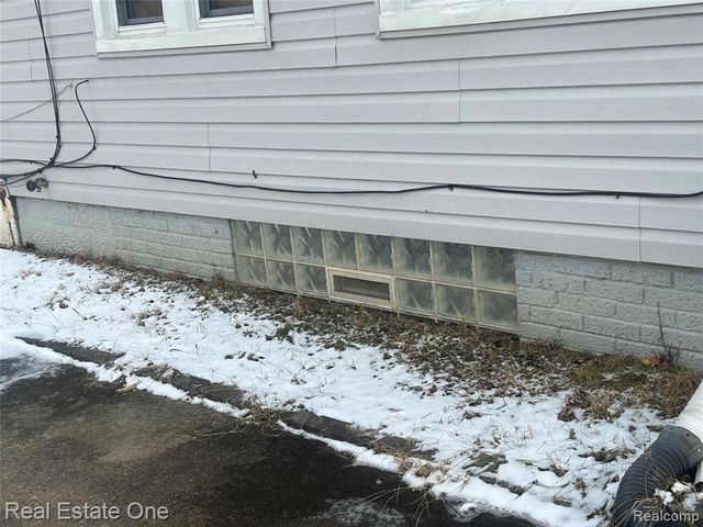 21130 Seminole Street, Southfield, MI 48033