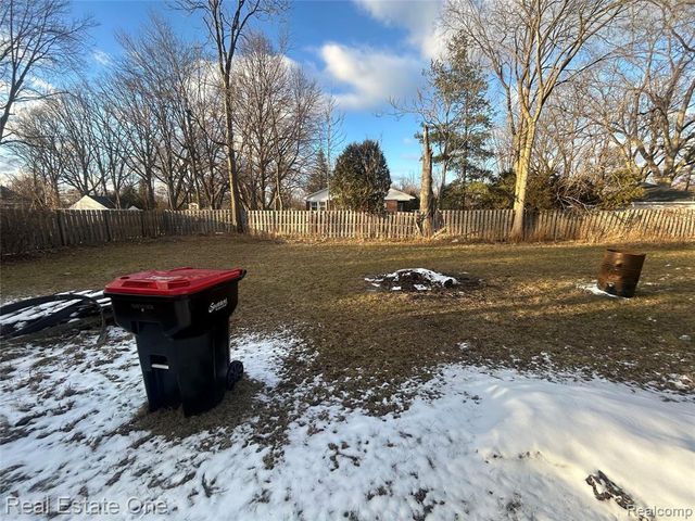 21130 Seminole Street, Southfield, MI 48033