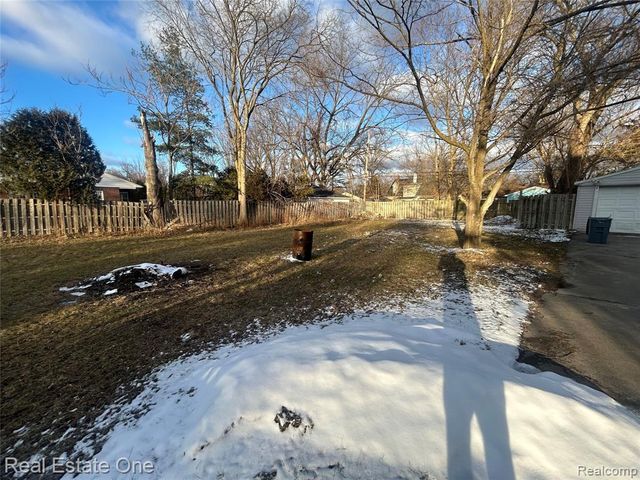 21130 Seminole Street, Southfield, MI 48033