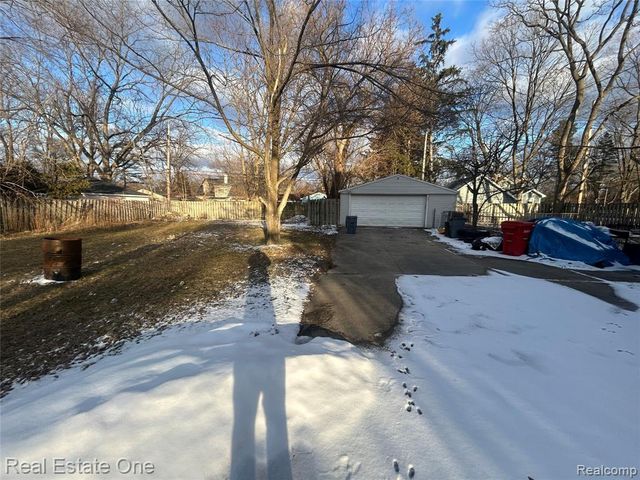 21130 Seminole Street, Southfield, MI 48033