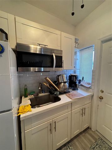 8135 Crespi Blvd, Miami Beach, FL 33141