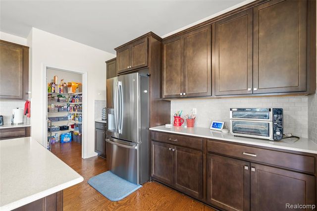 58714 Sella Drive, South Lyon, MI 48178