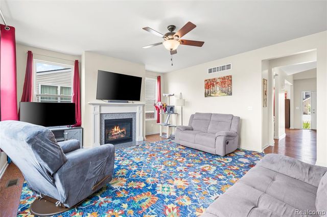 58714 Sella Drive, South Lyon, MI 48178