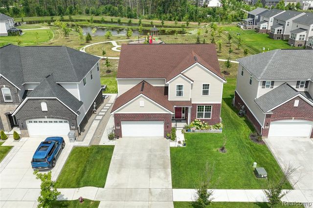 58714 Sella Drive, South Lyon, MI 48178