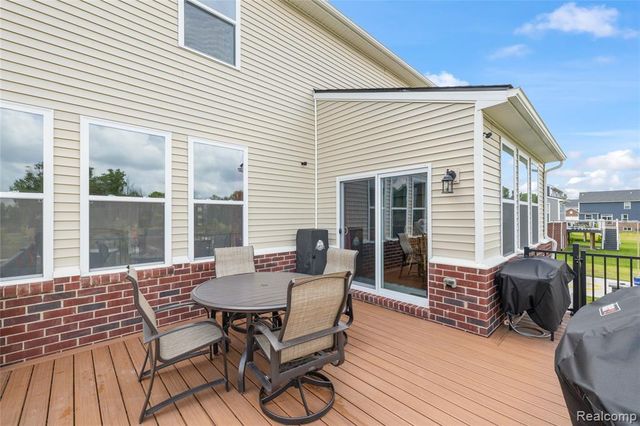58714 Sella Drive, South Lyon, MI 48178