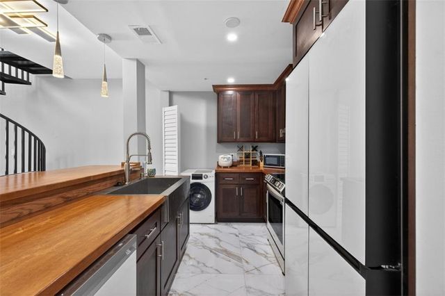 1074 Peachtree NE Walk B505, Atlanta, GA 30309