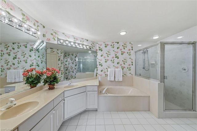 8445 Abbington CIR # 712, Naples, FL 34108