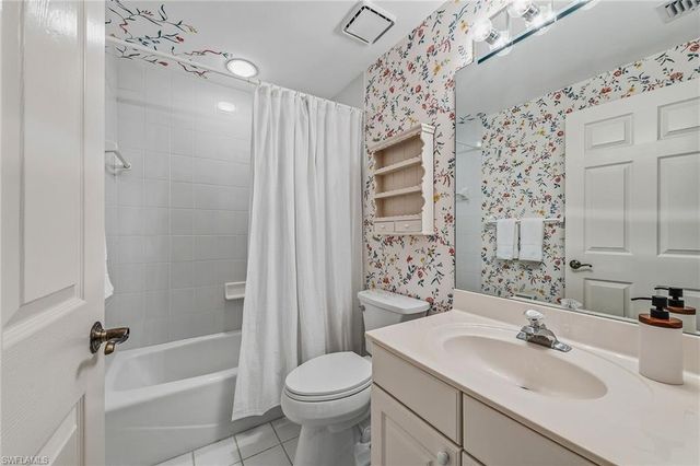 8445 Abbington CIR # 712, Naples, FL 34108