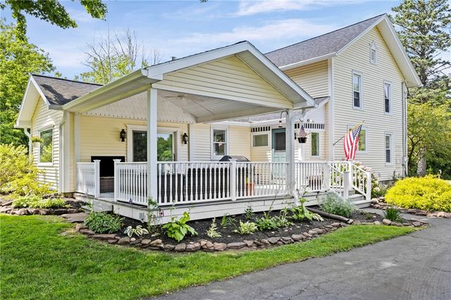 956 Willits Rd, Ontario, NY 14519