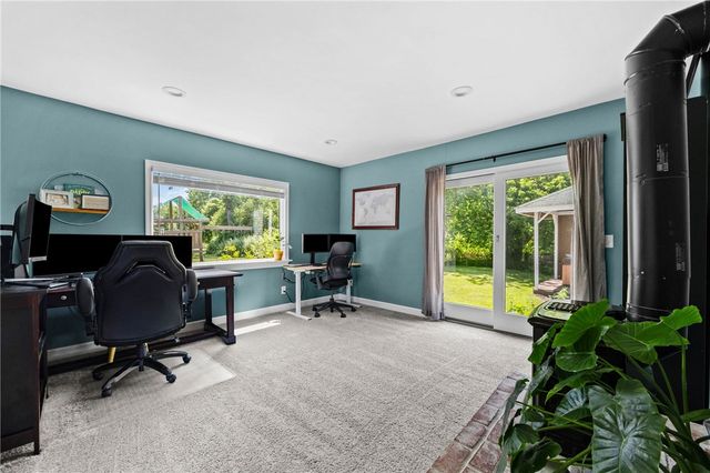 956 Willits Rd, Ontario, NY 14519