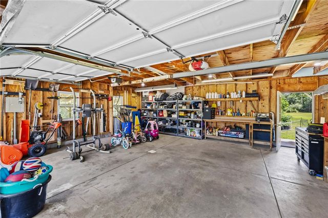 956 Willits Rd, Ontario, NY 14519