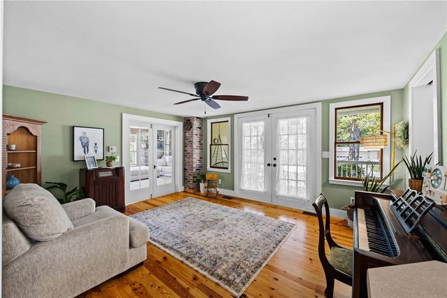 956 Willits Rd, Ontario, NY 14519