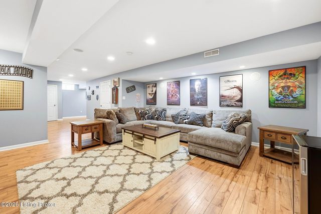 2005 Cherry Creek Rd, La Grange, KY 40031