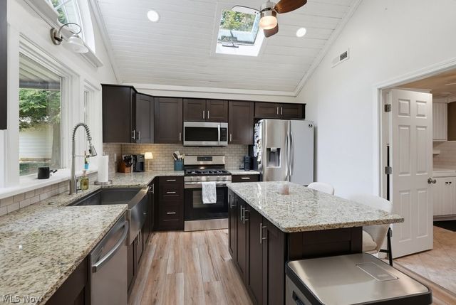 138 Ferguson Drive, Tallmadge, OH 44278