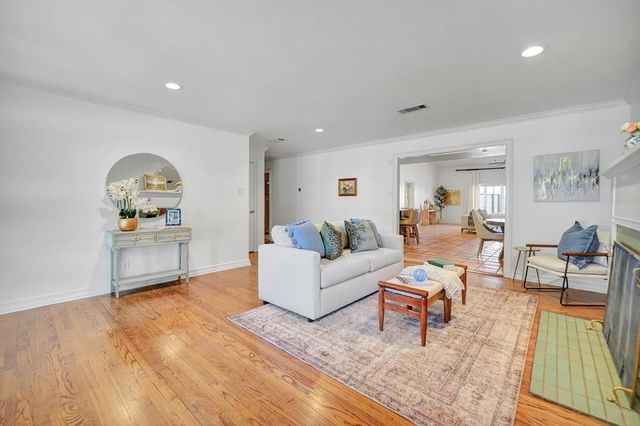 1202 Country Club Dr, Midland, TX 79701