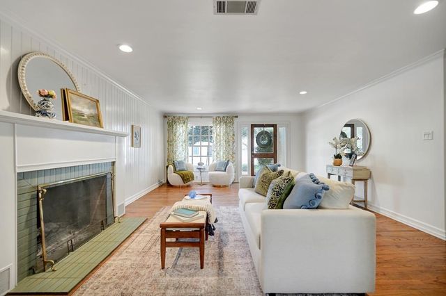 1202 Country Club Dr, Midland, TX 79701