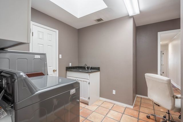 1202 Country Club Dr, Midland, TX 79701