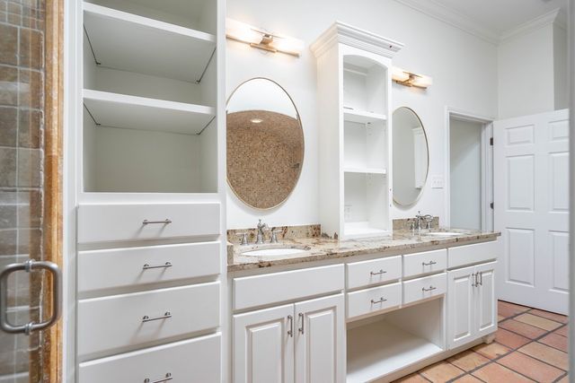 1202 Country Club Dr, Midland, TX 79701