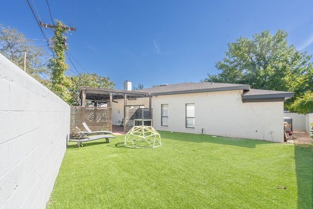 1202 Country Club Dr, Midland, TX 79701