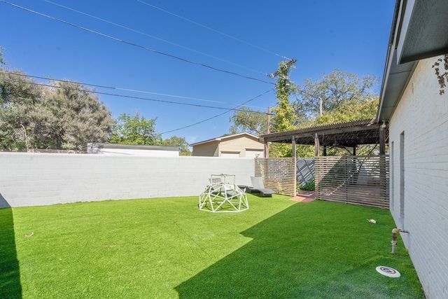 1202 Country Club Dr, Midland, TX 79701