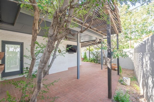 1202 Country Club Dr, Midland, TX 79701