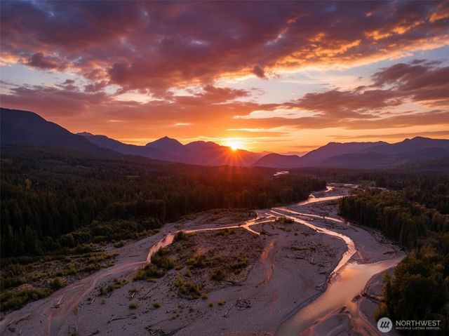 106 Jack Fir Court W, Packwood, WA 98361