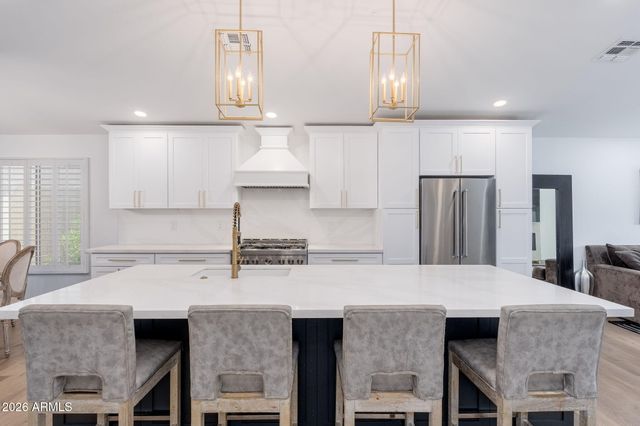 10215 E HILLERY Drive, Scottsdale, AZ 85255
