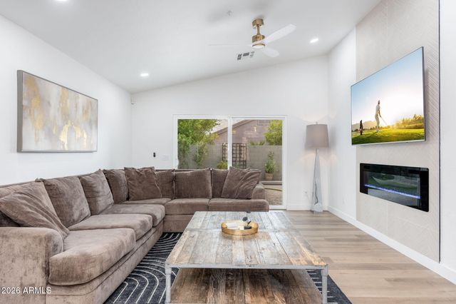 10215 E HILLERY Drive, Scottsdale, AZ 85255