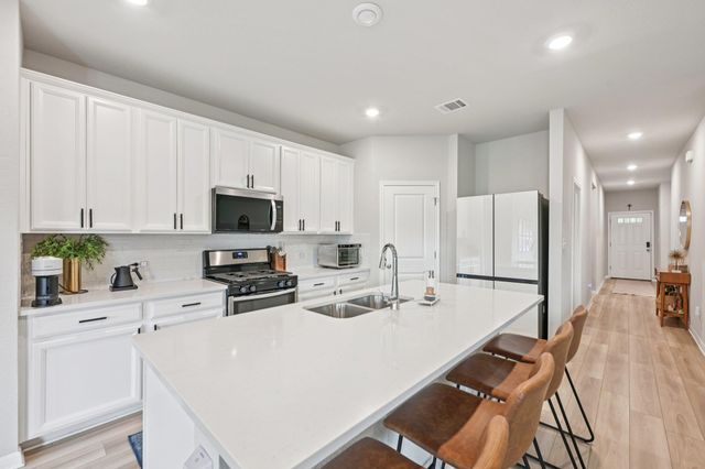 3022 Mill Run BND, Round Rock, TX 78665