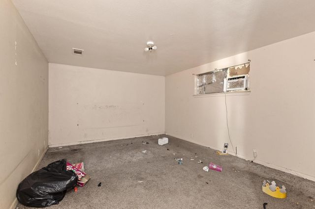 1106 Cooper Street, Paris, TX 75460