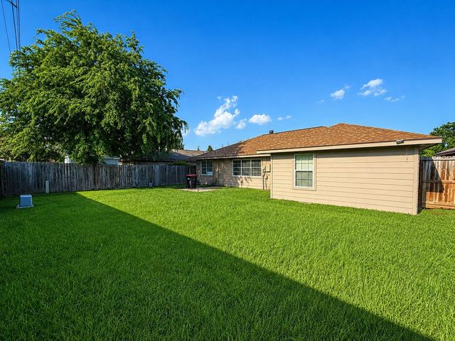 12027 Silver Island Circle, Houston, TX 77067