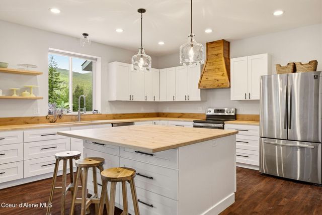 170 Michael LN, Sandpoint, ID 83864