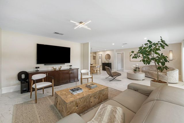 12 Southport Lane D, Boynton Beach, FL 33436