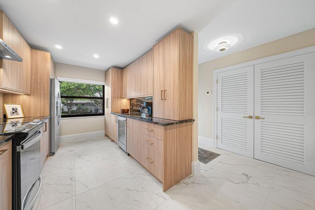 12 Southport Lane D, Boynton Beach, FL 33436