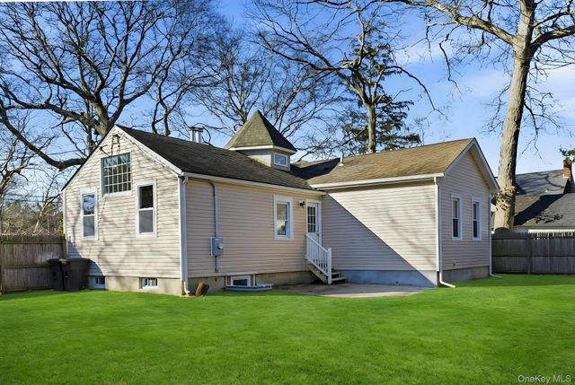 129 Lakeview Drive, Mastic Beach, NY 11951