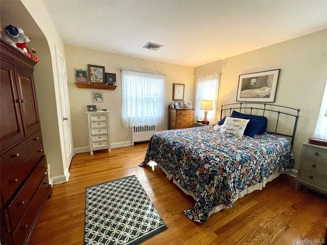 4 Sylvan Way, Suffern, NY 10901