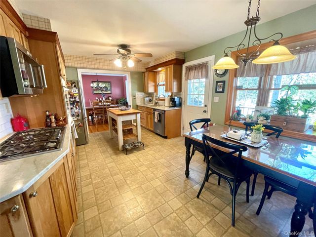 4 Sylvan Way, Suffern, NY 10901