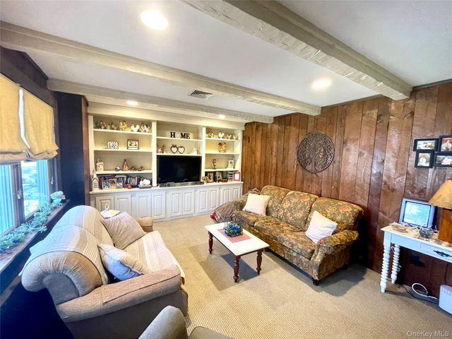 4 Sylvan Way, Suffern, NY 10901